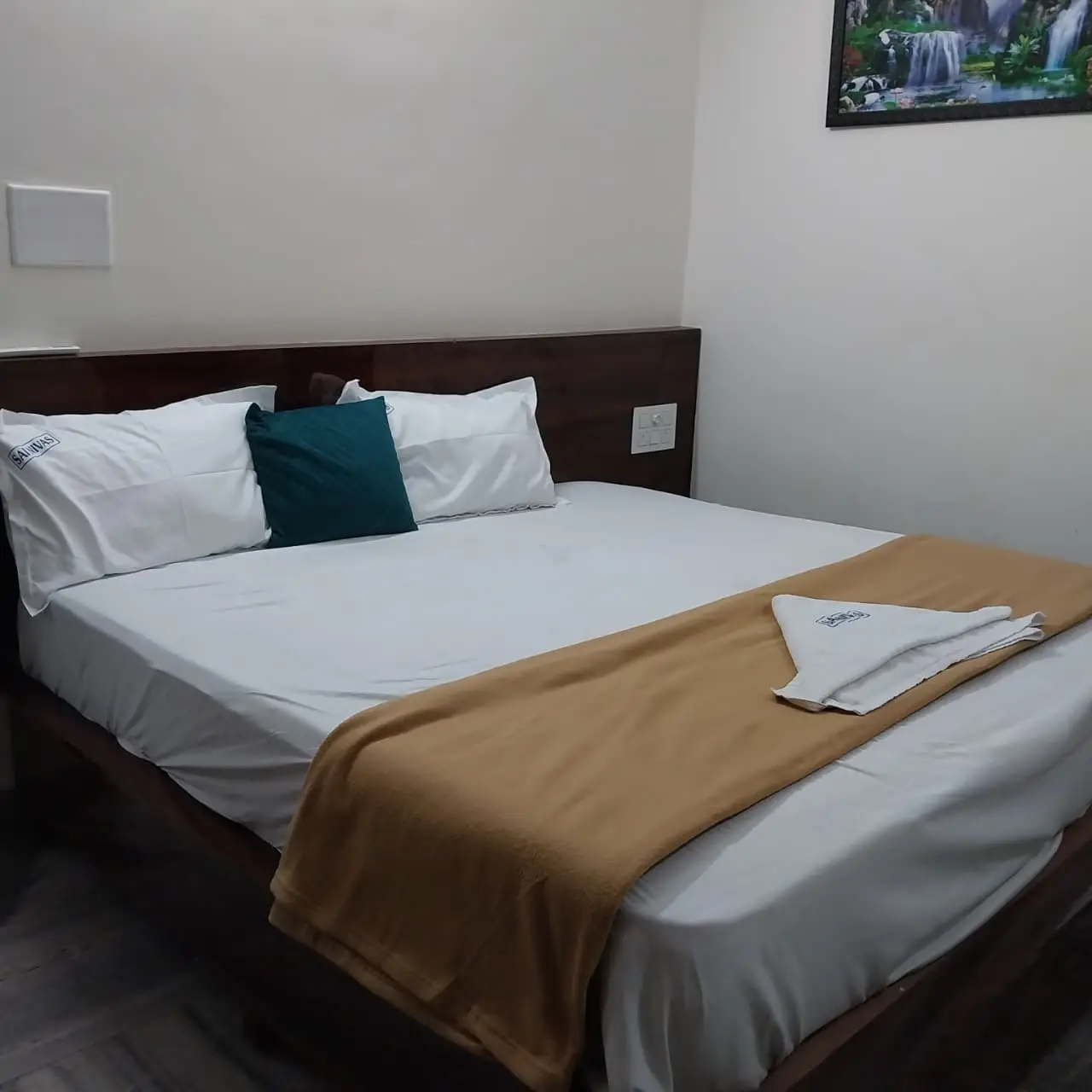 Single Bed Room 1
